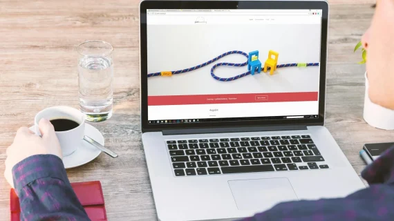 Kenapa Bisnis Harus Punya Website? Ini Alasannya!